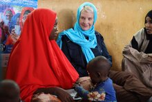  © WFP/Geneva Costopulos. WFP Executive Director Cindy McCain visits Kabasa nutrition center in Dolow, Somalia during her first field mission.