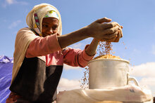 Photo: WFP/Michael Tewelde Resumption of food distribution in Amhara region, Beyeda wored Dilyibza town.
