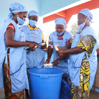 Capacity building for a women's group involved in cassava processing