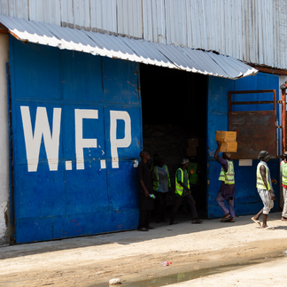 Offloading of Saudi-donated dates at the Maiduguri warehouse. Borno, Nigeria.