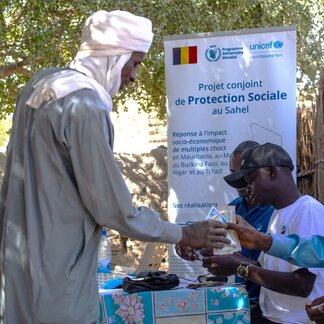  Distribution of transfers in Mao.