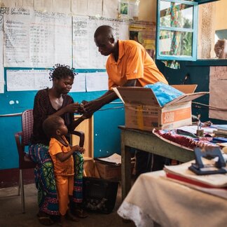 specialised nutritious food provided to address malnutrition among people living with HIV in DRC_vincent tremeau