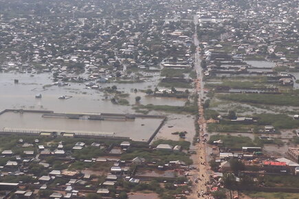 WFP News Video: The Worst is Yet to Come - Floods Devastate East Africa as World Leaders Meet at UN Climate Summit (ForTheMedia)