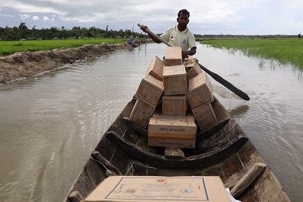 WFP Helping Refugees Stranded Near Border With Myanmar in Bangladesh (For the Media)