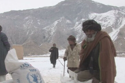 Afghanistan: WFP food aid helps villagers get through harsh winter