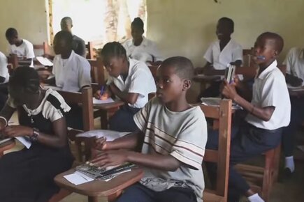 Life After Ebola: Children Are Back To School, So Are WFP School Meals