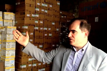 UN Emergency Coordinator John Ging Visits Warehouse In Syria