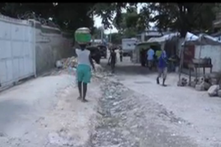 Haiti: Rubble Removal Project Managed by a Women's Association