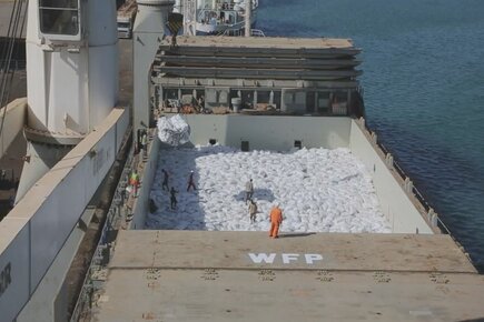Port Of Djibouti: Loading A WFP Ship With 5,000 Metric Tons Of Food